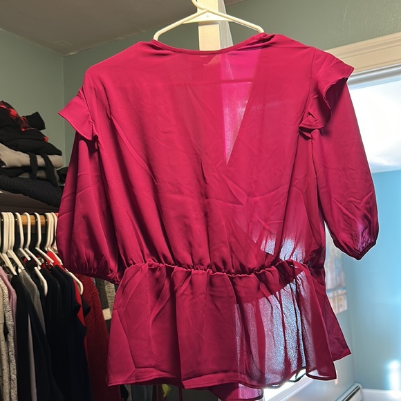 Women’s Express flutter detail 3/4 Blouse - Picture 4 of 7